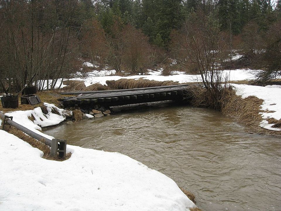 approx. 1/4 mile of deadmans creek frontage