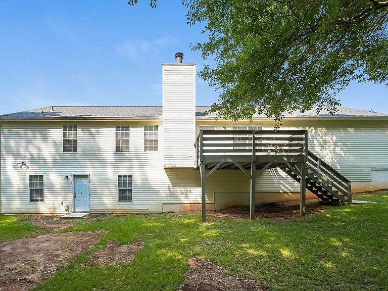 810 Windsor Dr — Photo 16