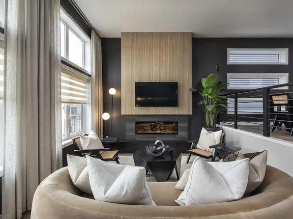 178 SW Mitchell Rd NW, Calgary, AB T3R 2G6