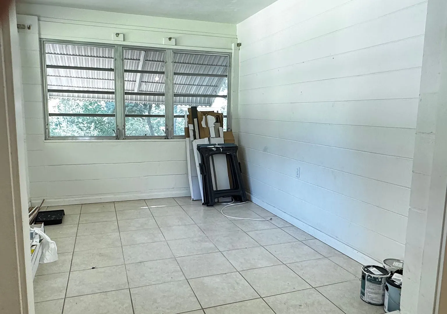 Charming 3-Bedroom Home with Beautiful Yard, Mature Trees & Modern Updates in Rainbow Lake Estates — Photo 4