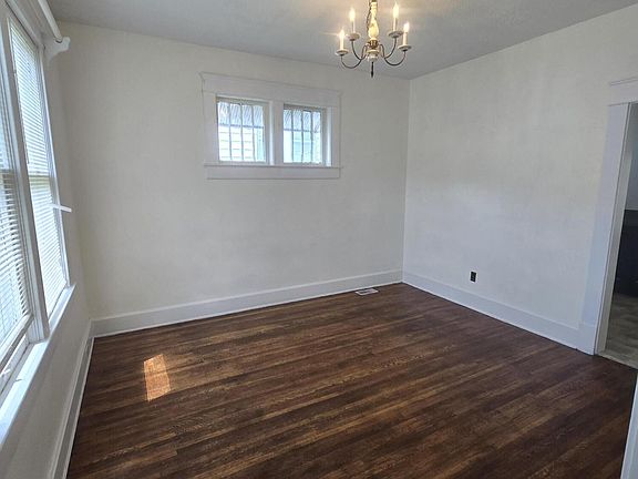 4th image of 300 Bath St