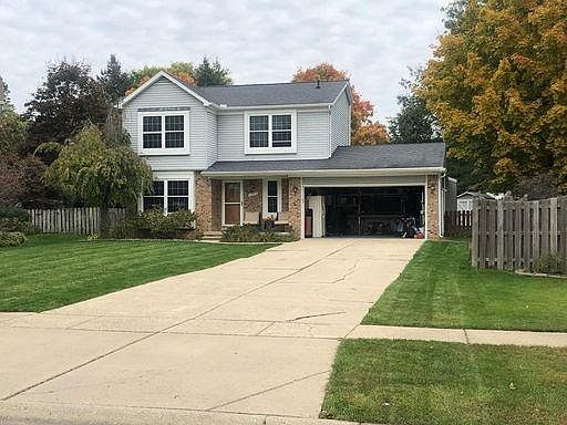 3rd image of 5263 Applewood Dr
