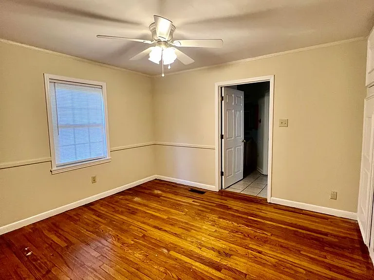 112 Cherry Ln — Photo 6