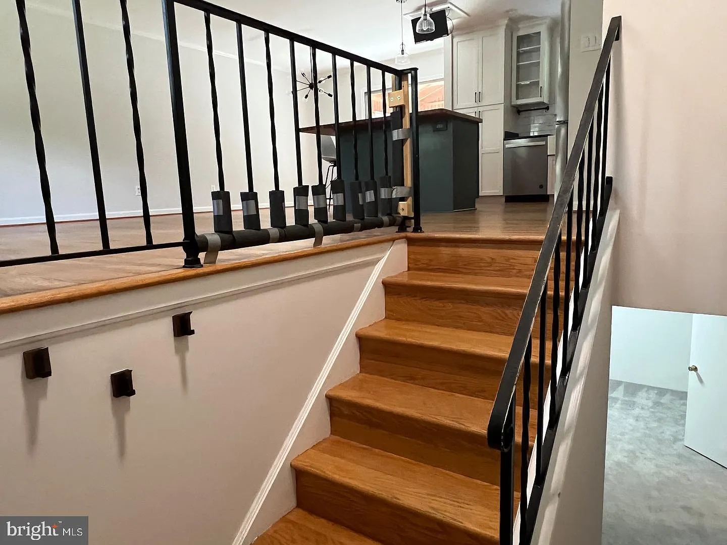 4 bed, 3.0 bath, 1334 sqft, $4,100 — Photo 4