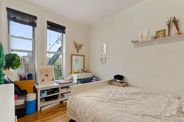 Rented by MNS | media 16