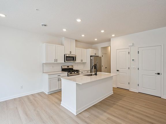 3rd image of 10548 Harbor Ln N