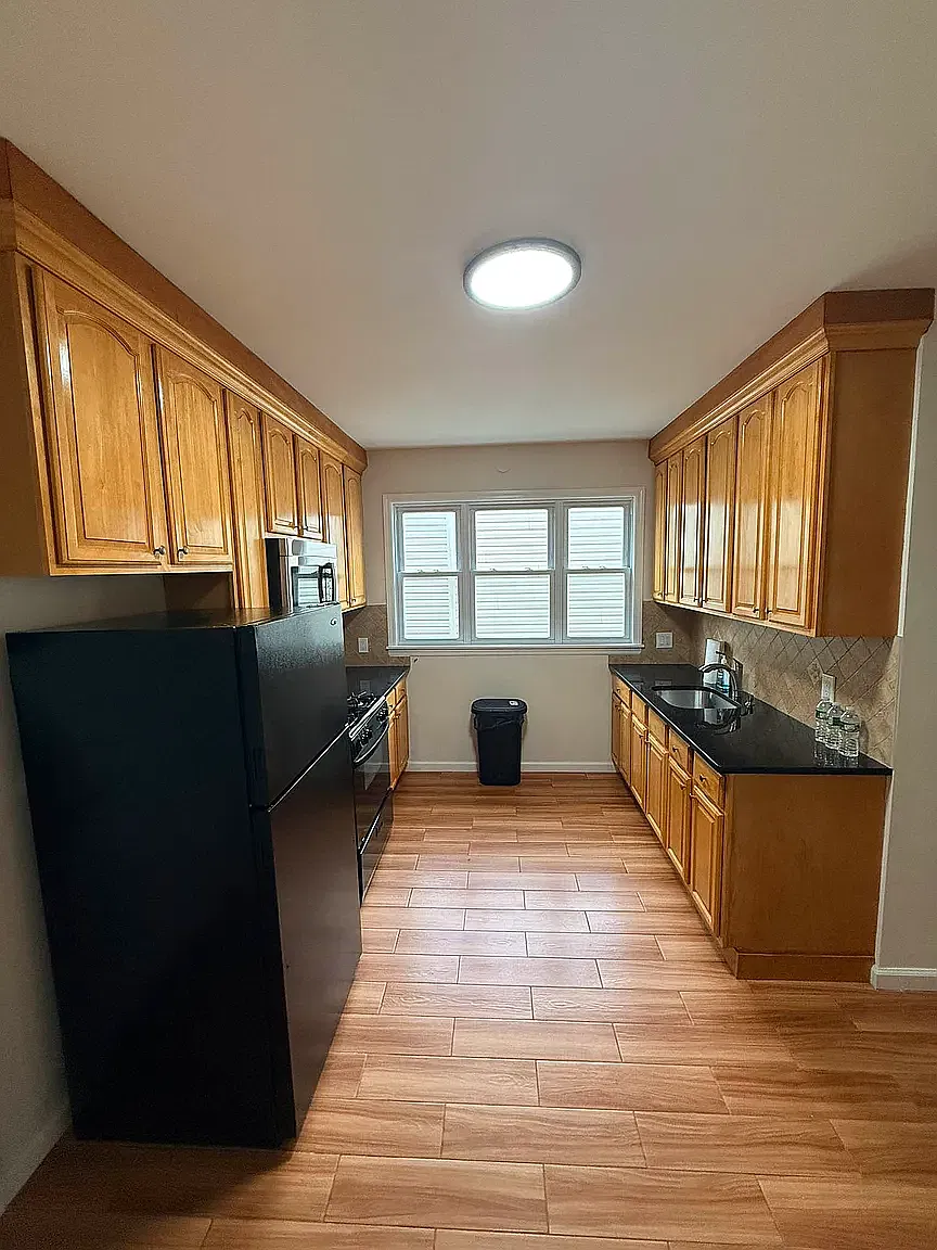 23-37 31st Avenue — Photo 4