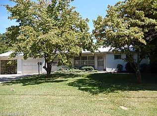 705 Liberty Dr, Thomasville, NC 27360