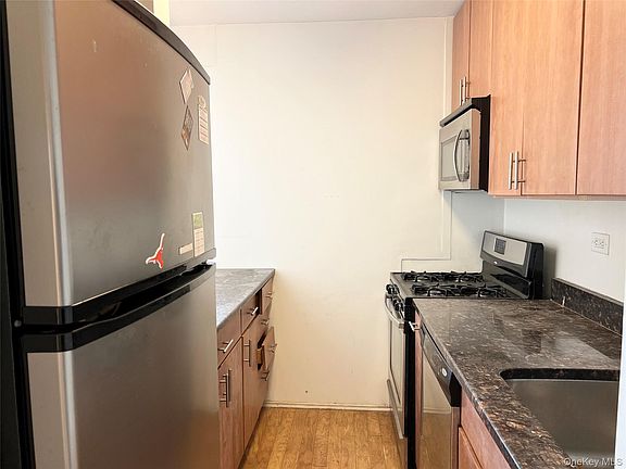 4th image of 1019 Van Siclen Avenue #5G