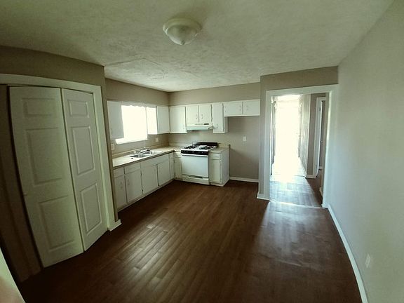 2nd image of 4032 Arquette Dr