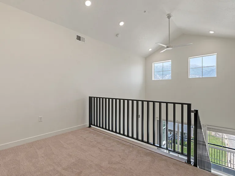 800 E 620 S — Photo 137