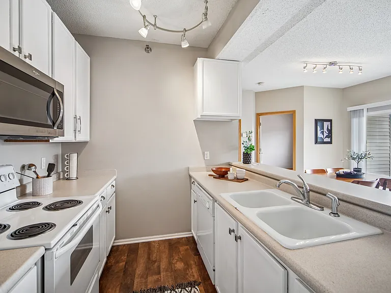1320 SE Florence Dr #3U — Photo 9