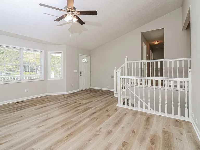 268 Fairview Ln — Photo 6