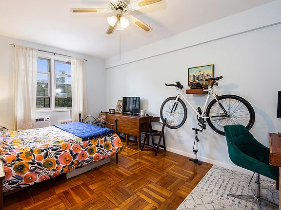 5th image of 3050 Fairfield Ave APT 3D