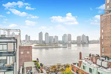 Rented by R New York