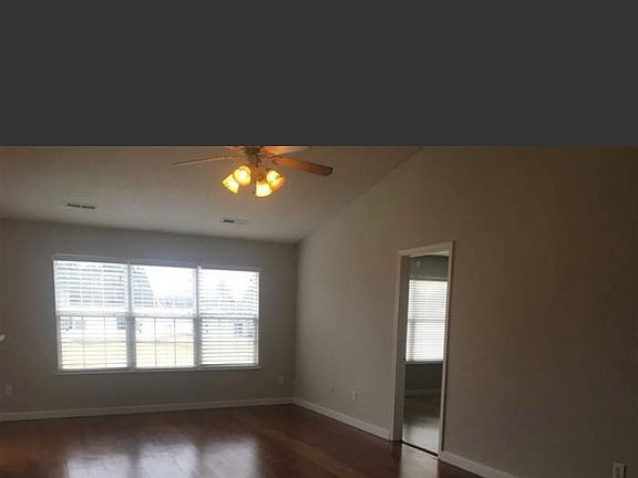3rd image of 410 Woodford Way