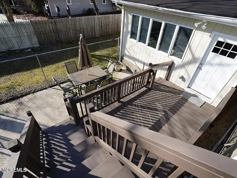 437 Adamston Rd — Photo 34