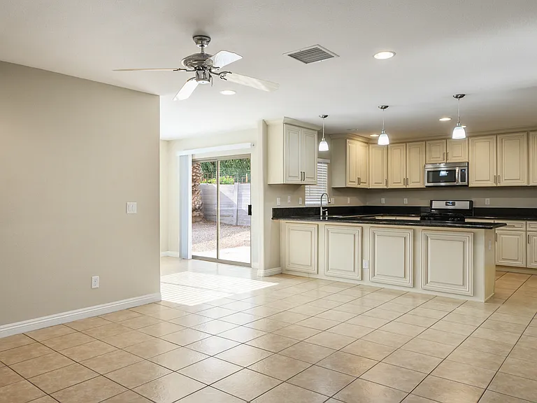 5045 Sepulveda Blvd — Photo 10