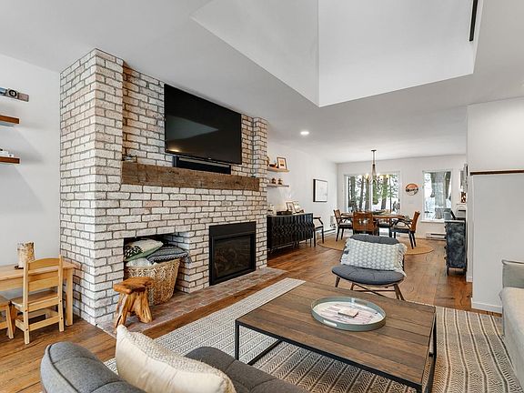 2nd image of 167 Club Sugarbush North Road #6