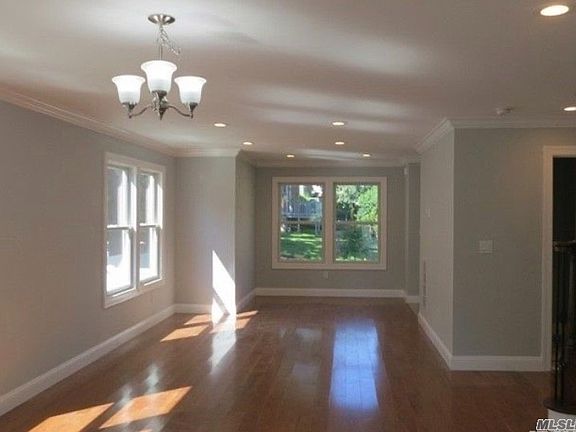 2nd image of 70A Sagamore Hill Dr