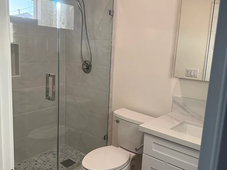825 Bilton Way #B — Photo 29