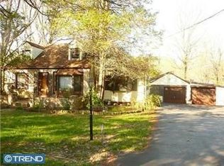 1173 County Line Rd, Huntingdon Valley, PA 19006