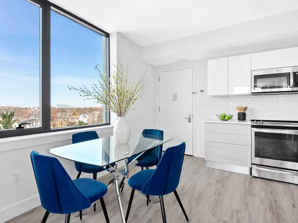 2006 Avenue V image 3 of 7