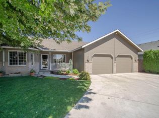 5209 Kona Ln, Yakima, WA 98908