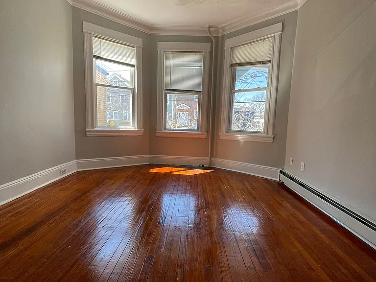 84 Winfield Ave #3 — Photo 2