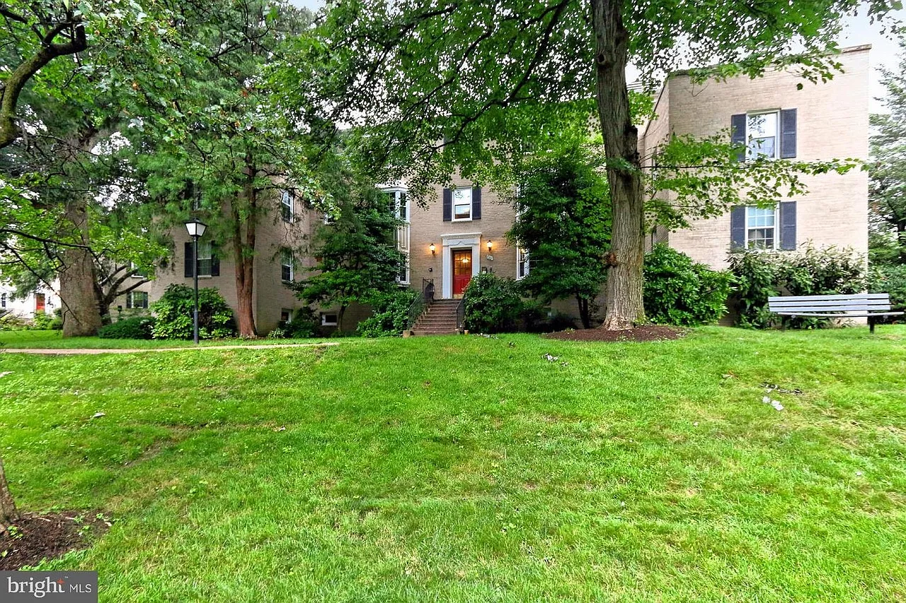 3 bed, 864 sqft, $950 — Photo 3