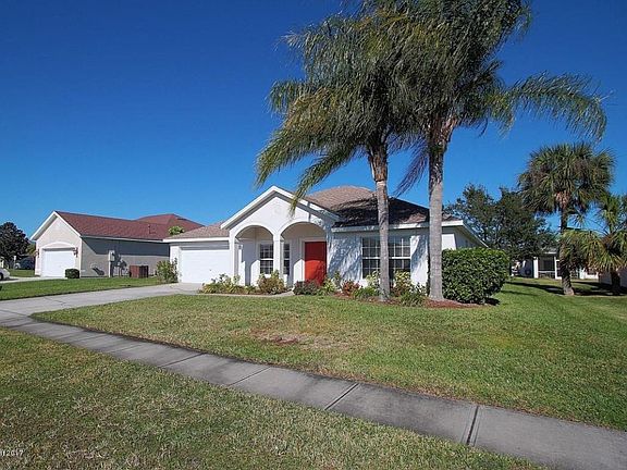 3rd image of 371 Castlewood Ln