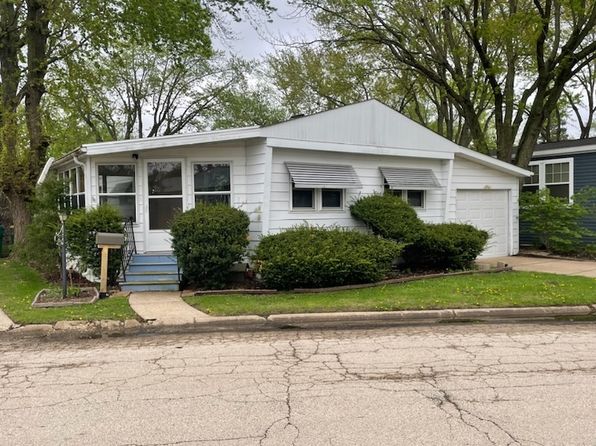 1101 Lakewood Rd, Elgin, IL 60123