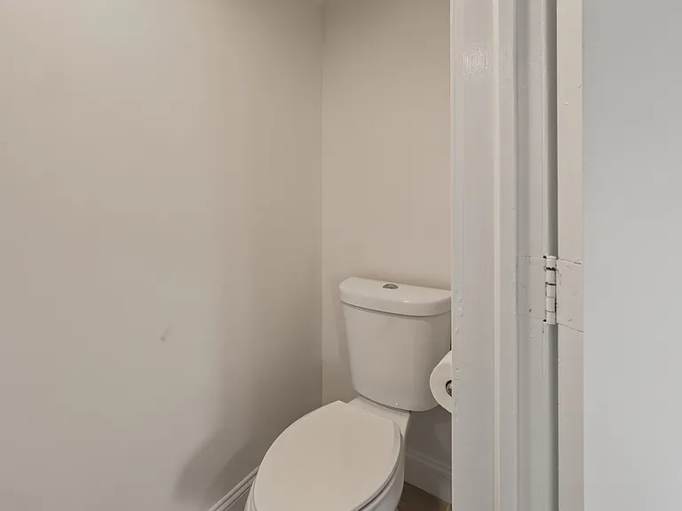 1200 Montgomery Ave — Photo 12