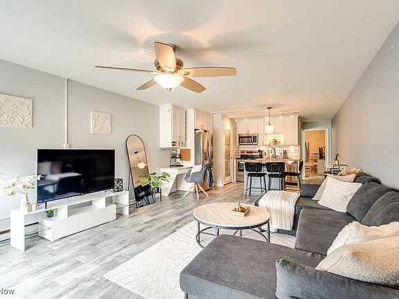 4th image of 2331 E Market St APT 209