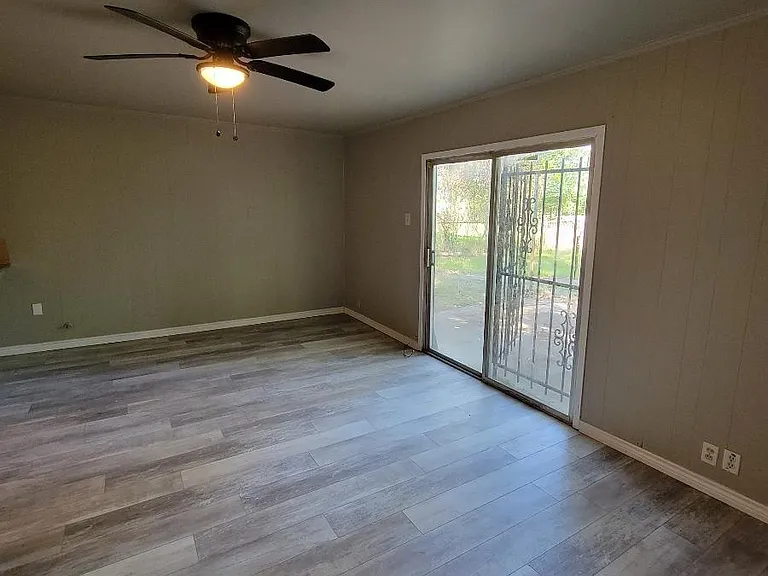 4290 Dallas St — Photo 22