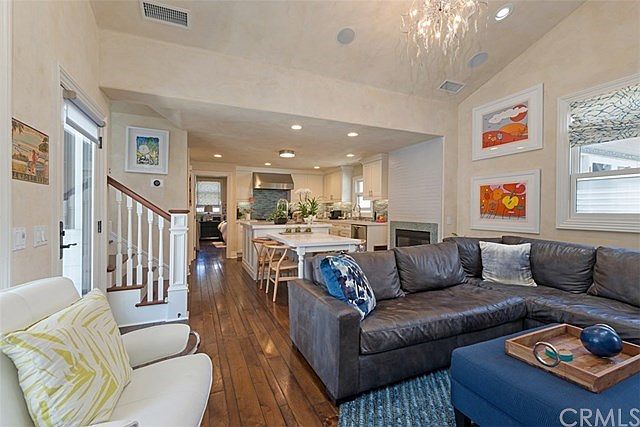 1st image of 513 1/2 Orchid Ave
