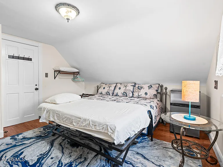 75 Webb Ave #UPPER -WEEKLY — Photo 26