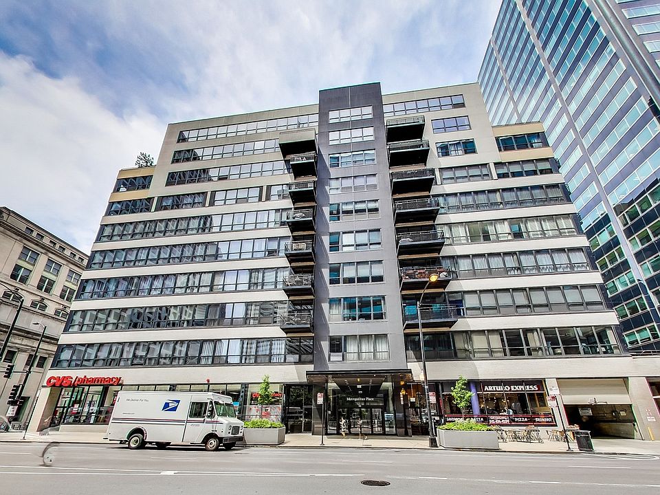 1st image of 130 S Canal St APT 423