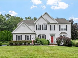 68 Castle Rocks Rd, Warwick, RI 02886