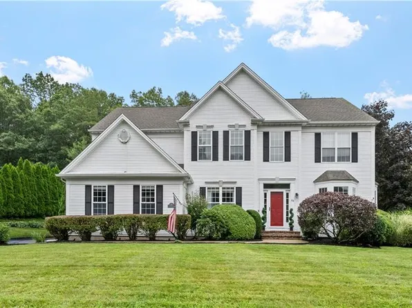 68 Castle Rocks Rd, Warwick, RI 02886