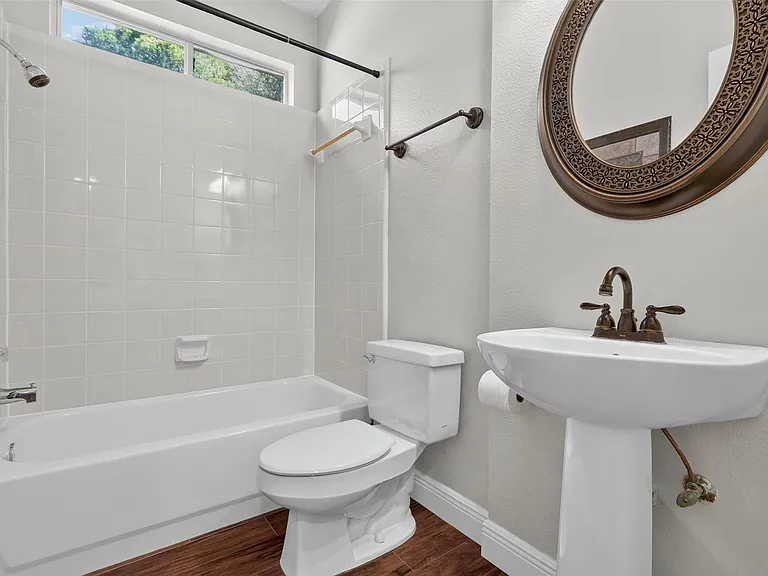 108 Oak Creek Ln — Photo 40
