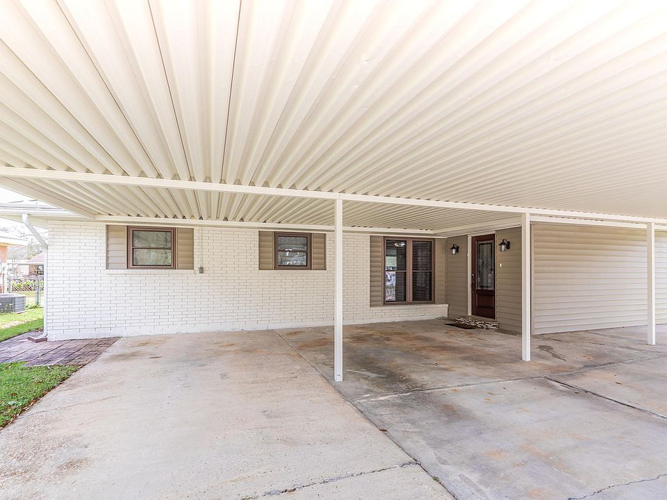 1st image of 112 Sorority Dr