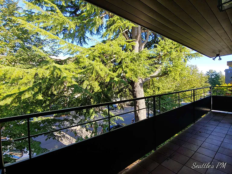 4127 California Ave SW #4 — Photo 17