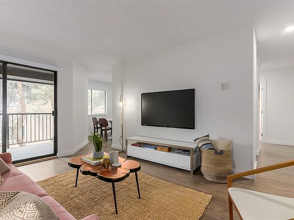 2nd image of 530 9th St #30