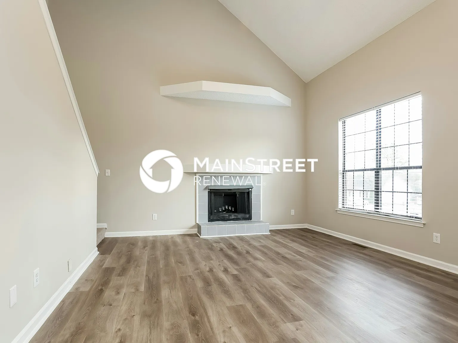 100 Tyler Ct — Photo 2