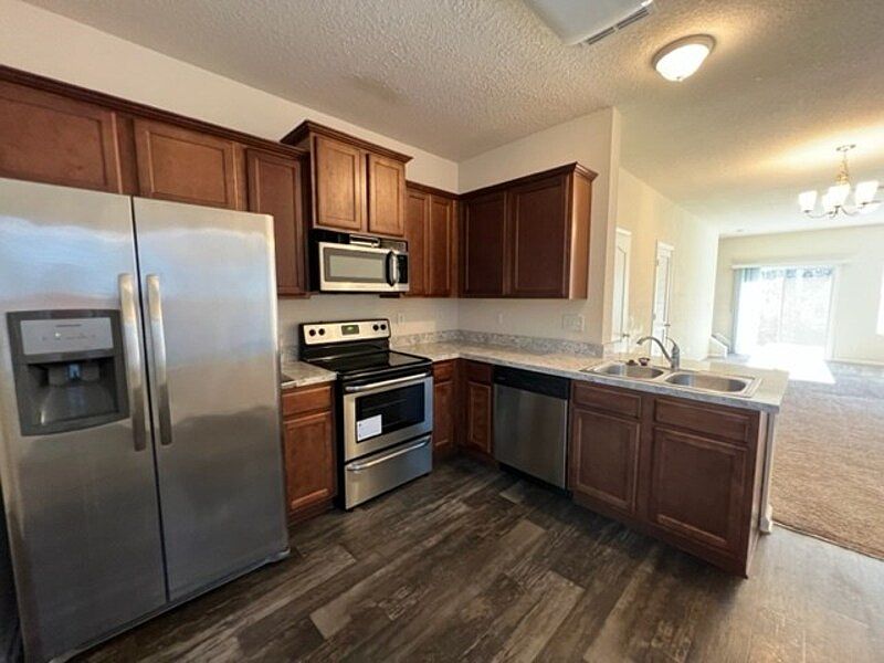 1st image of 820 Servia Dr