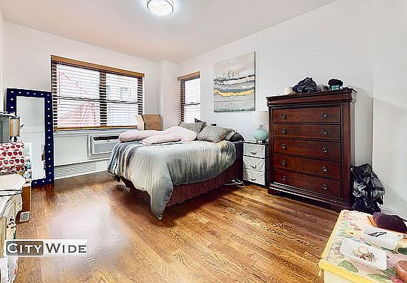 3rd image of 219 E 69th St APT 1C