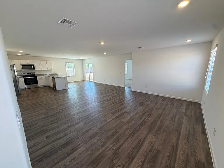 1473 E Jaycie Dr — Photo 6