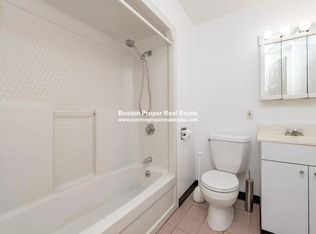 18 Edgerly Rd #1V, Boston, MA 02115