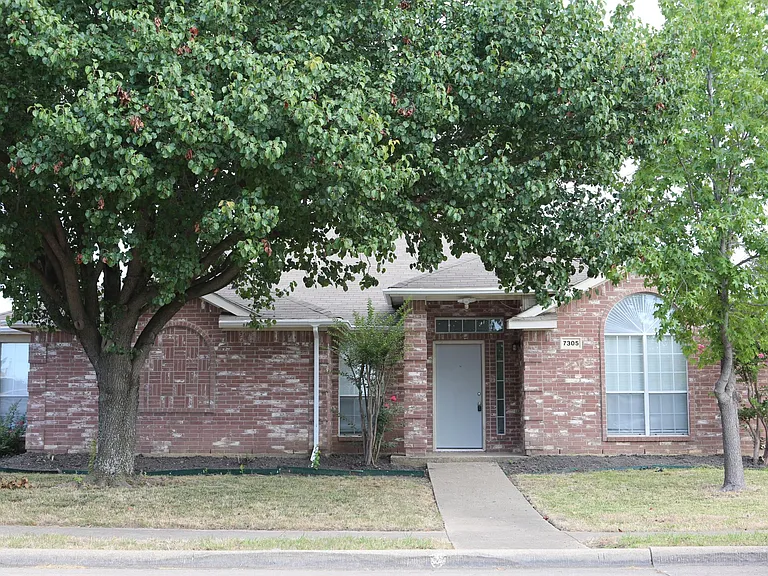 7305 Maplewood Dr — Photo 94